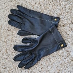 Black women's Roeckl leather gloves